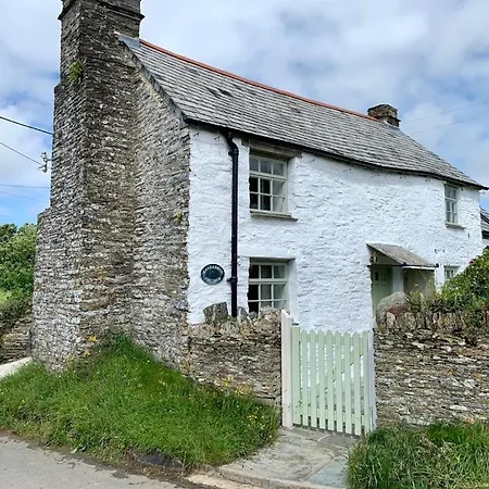 Picture Perfect Cottage In Rural Tintagel Exterior photo